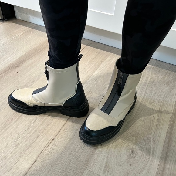 Off-White Leather Lug Sole Zipper Ankle Boots - Picture 5 of 15